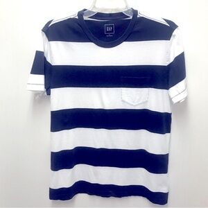 Back to school 📚 Gap blue/ white pocket t’shirt size Small